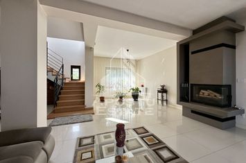 Vila moderna cu 6 camere si 2 garaje, teren 750 mp, Dumbravita anunturi imobiliare Timis
