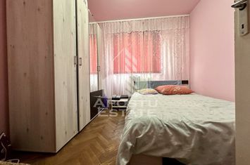 Apartament 3 camere, centrala proprie, zona Girocului anunturi imobiliare Timis