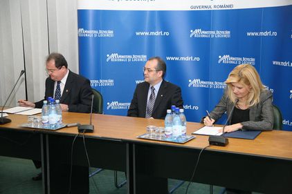 Elena Udrea a fost instalată la  Ministerului Dezvoltării Regionale şi Turismului