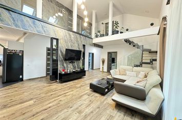 Casă - 4 camere de vanzare EXTERIOR EST - Mures anunturi imobiliare Mures