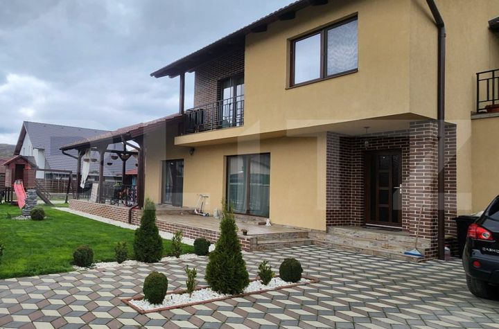 Vilă - 5 camere de vanzare LIVEZENI - Mures anunturi imobiliare Mures
