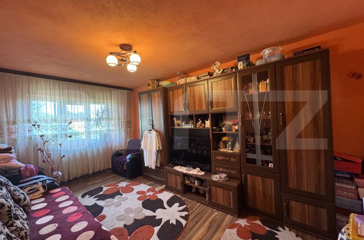 Apartament 3 camere de vanzare 9 MAI - Gorj anunturi imobiliare Gorj