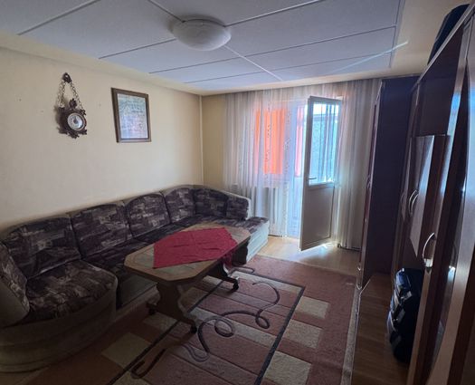 Apartament 3 camere Vasile Aaron, 58 mp