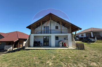 Priveliste care te cucereste! Casa cu 4 camere de vanzare in Selimbar anunturi imobiliare Sibiu