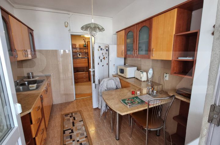 Apartament 3 camere de vanzare CENTRAL - Bacau anunturi imobiliare Bacau
