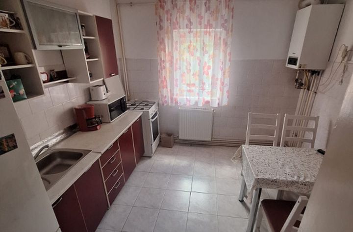 Apartament 3 camere de vanzare GIROCULUI - Timis anunturi imobiliare Timis