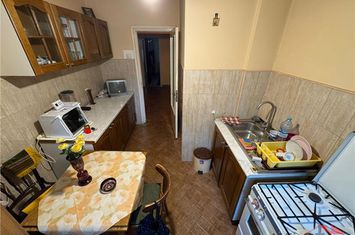 Apartament 3 camere de vanzare GARA - Vrancea anunturi imobiliare Vrancea
