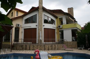 Vanzare/inchiriere vila superba D+P+1+M gradina garaj piscina teren 2500mp Pipera padure anunturi imobiliare Bucuresti