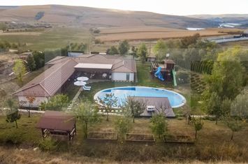 Casă - 11 camere de vanzare REDIU - Cluj anunturi imobiliare Cluj