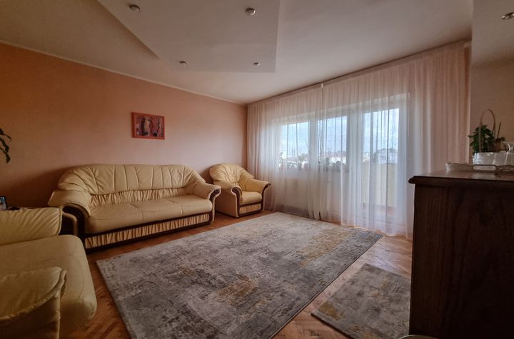 Apartament 3 camere de vanzare BANCA NATIONALA - Bacau anunturi imobiliare Bacau