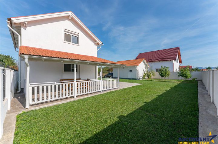 Casă - 4 camere de vanzare SANPETRU - Brasov anunturi imobiliare Brasov