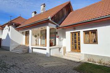 Casă - 7 camere de vanzare CENTRAL - Alba anunturi imobiliare Alba