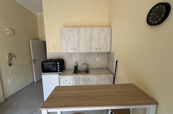 Studio renovat 28 mp în centrul Serres anunturi imobiliare Grecia