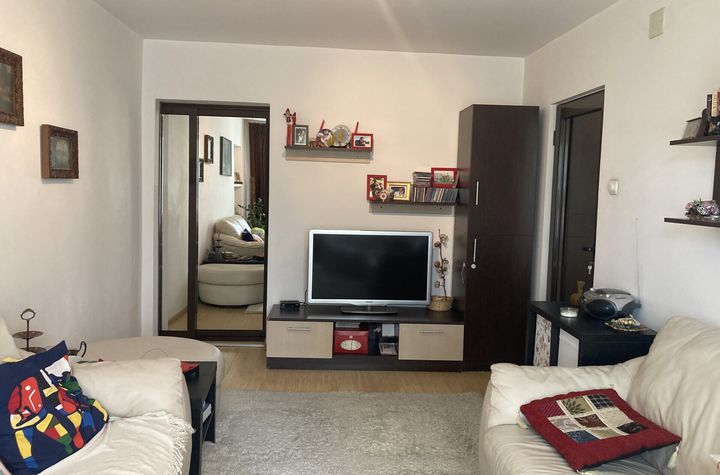 Apartament 4 camere de vanzare LACUL TEI - Bucuresti anunturi imobiliare Bucuresti