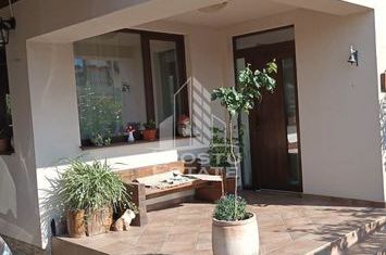 Duplex în Mosnita Noua situat în apropiere de drumul principal. anunturi imobiliare Timis