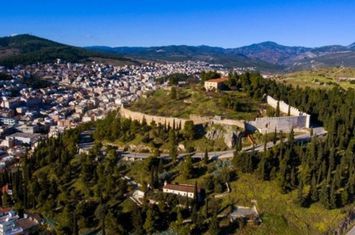 Clădire industrială 30.000 mp, teren 75.000 mp — Λαμία Κέντρο anunturi imobiliare Grecia