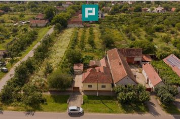 Casa în Cuvin la poalele dealului anunturi imobiliare Arad