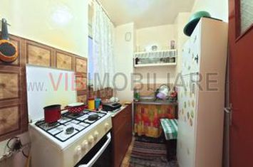 Titan - Metrou 1 Decembrie 1918  - str Vlahita - 2 camere anunturi imobiliare Bucuresti