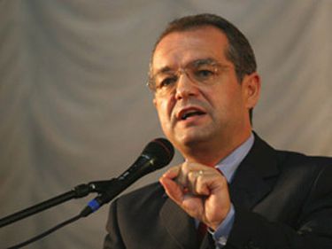 Emil Boc: Guvernul va continua sa acorde garantii de stat companiilor care fac investitii