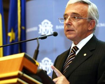 Isărescu: Mă aştept ca dobânzile la creditarea în lei să scadă în perioada următoare