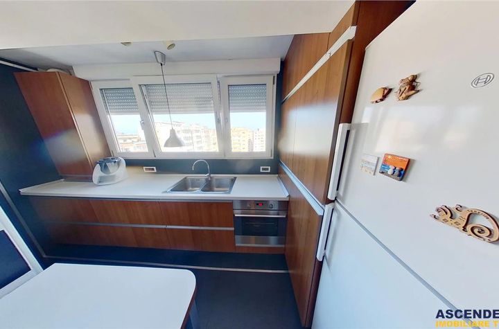 Apartament 3 camere de vanzare CENTRUL CIVIC - Brasov anunturi imobiliare Brasov