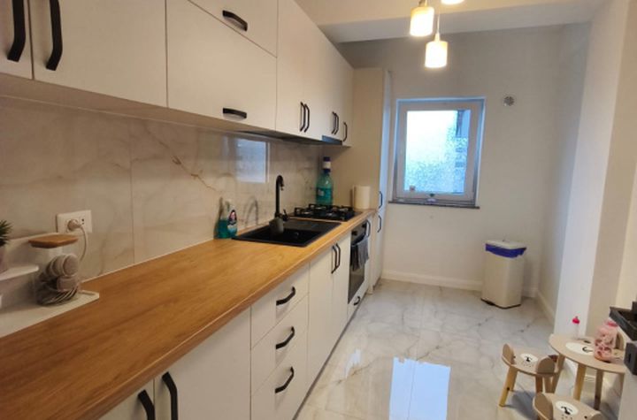Apartament 3 camere de vanzare RADAUTI - Suceava anunturi imobiliare Suceava