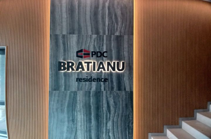 Chirie, ap 2 camere, ultracentral, parcare. 500 E /lună. Comision 0 anunturi imobiliare Bihor