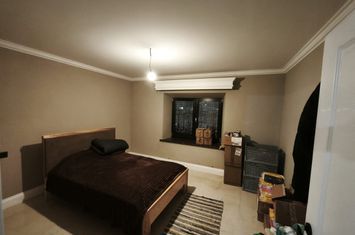 Vilă - 8 camere de vanzare RADAUTI - Suceava anunturi imobiliare Suceava