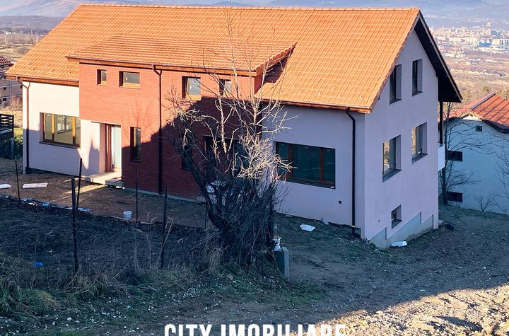 Vilă - 9 camere de vanzare FELEACU - Cluj anunturi imobiliare Cluj