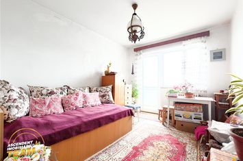Apartament 3 camere de vanzare CENTRAL - Covasna anunturi imobiliare Covasna