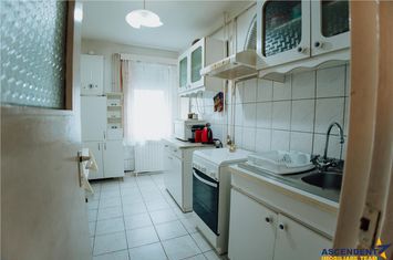 Apartament 3 camere de vanzare CENTRAL - Mures anunturi imobiliare Mures