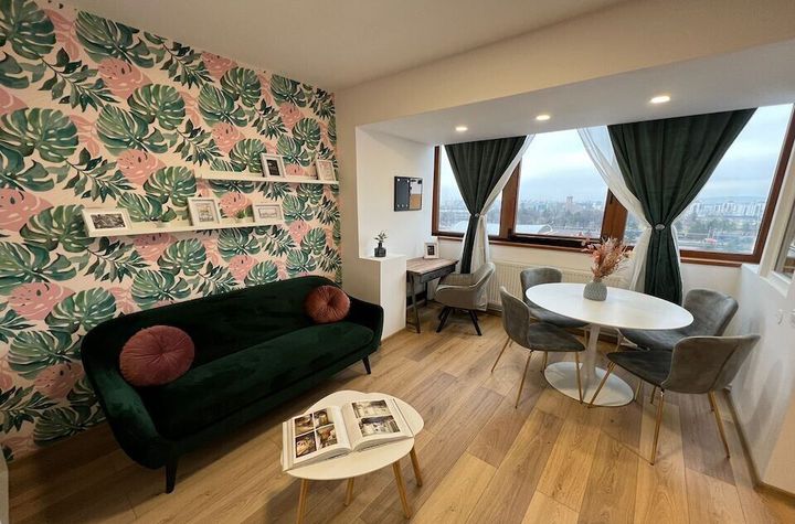 Garsoniera moderna, renovata, cu vedere panoramică – Parcul Tractorul, Brașov anunturi imobiliare Brasov