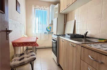Apartament 3 camere de vanzare FLORILOR - Brasov anunturi imobiliare Brasov