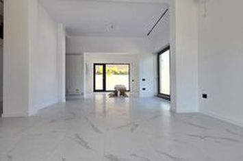 Vilă - 8 camere de inchiriat FALEZA - Constanta anunturi imobiliare Constanta