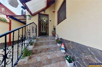 Casă - 4 camere de vanzare SCHEI - Brasov anunturi imobiliare Brasov