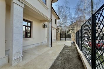 Vilă - 7 camere de inchiriat CONSTANTA - Constanta anunturi imobiliare Constanta