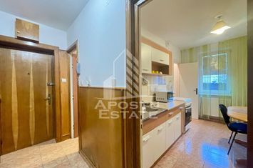 Apartament 4 camere zona Kaufland, Banu Maracine anunturi imobiliare Arad