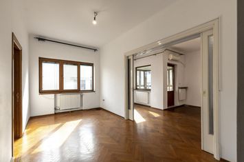 Apartament 5 camere de vanzare UNIVERSITATE - Bucuresti anunturi imobiliare Bucuresti