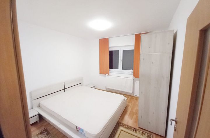 Apartament 3 camere de vanzare COMPLEX STUDENTESC - Timis anunturi imobiliare Timis