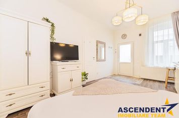 Casă - 6 camere de vanzare CENTRUL ISTORIC - Brasov anunturi imobiliare Brasov