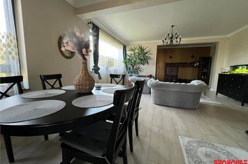 Casă - 4 camere de vanzare CENTRAL - Bacau anunturi imobiliare Bacau