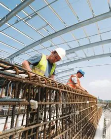 Viitoarea creştere economică nu trebuie să se bazeze pe imobiliare şi construţii