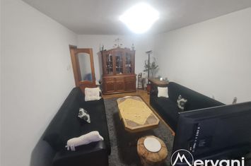 Apartament 3 camere de vanzare CENTRU - Prahova anunturi imobiliare Prahova