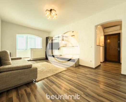 Apartament 4 camere Vasile Aaron, 70 mp