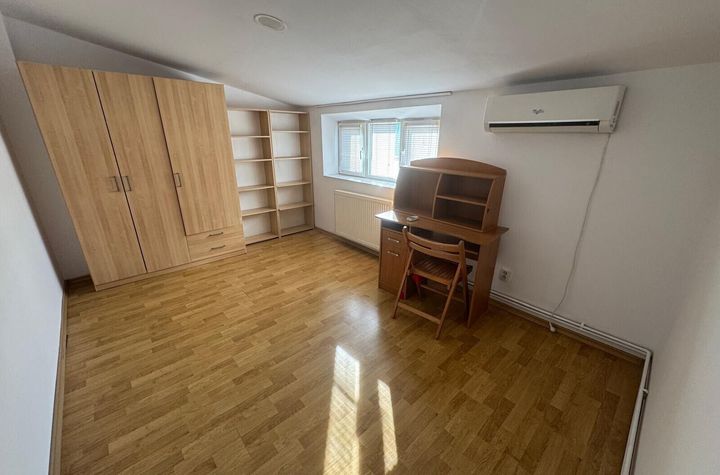 Inchiriere apartament doua camere mansarda vila D+P+1+M Cotroceni anunturi imobiliare Bucuresti