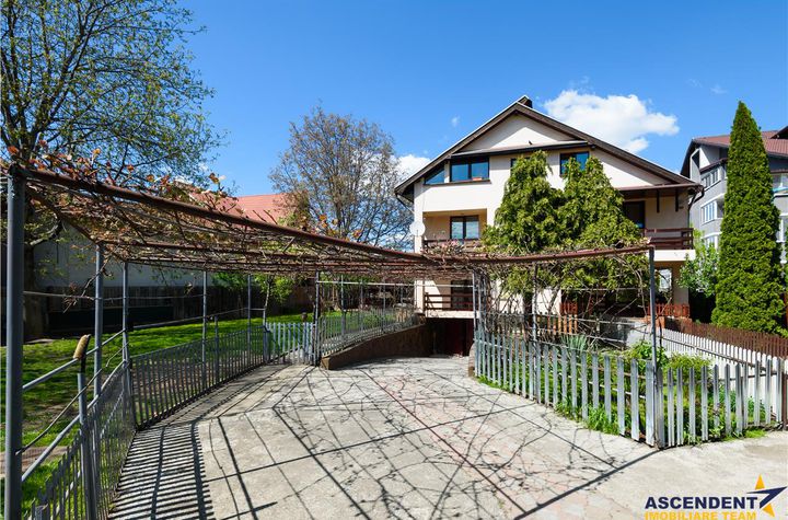 Vilă - 7 camere de vanzare TRACTORUL - Brasov anunturi imobiliare Brasov