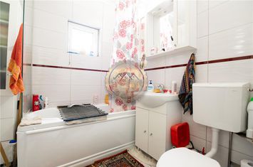 Apartament 2 camere de vanzare DECEBAL - Bihor anunturi imobiliare Bihor