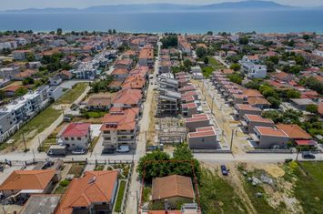 Apartament nou în 2 nivele — Paralia Ofriniou anunturi imobiliare Grecia