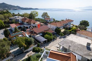 Casă individuală 224 mp în Palio, la 50 m de mare anunturi imobiliare Grecia