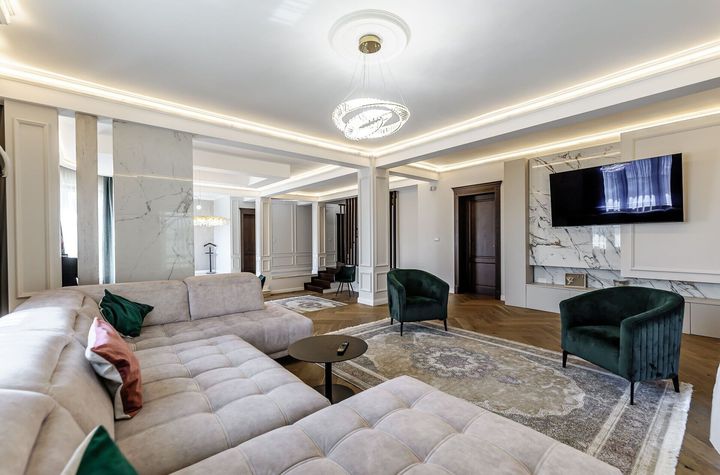 Vilă de lux complet amenajată, ideală pentru o familie cu stil anunturi imobiliare Arad